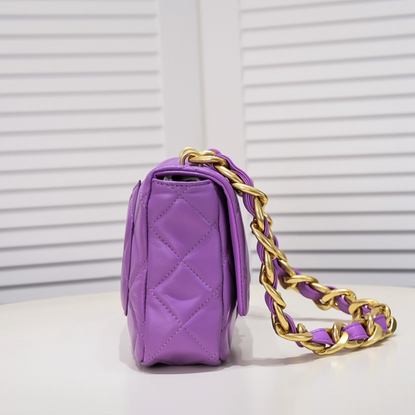 シャネルバッグ背面デザイン